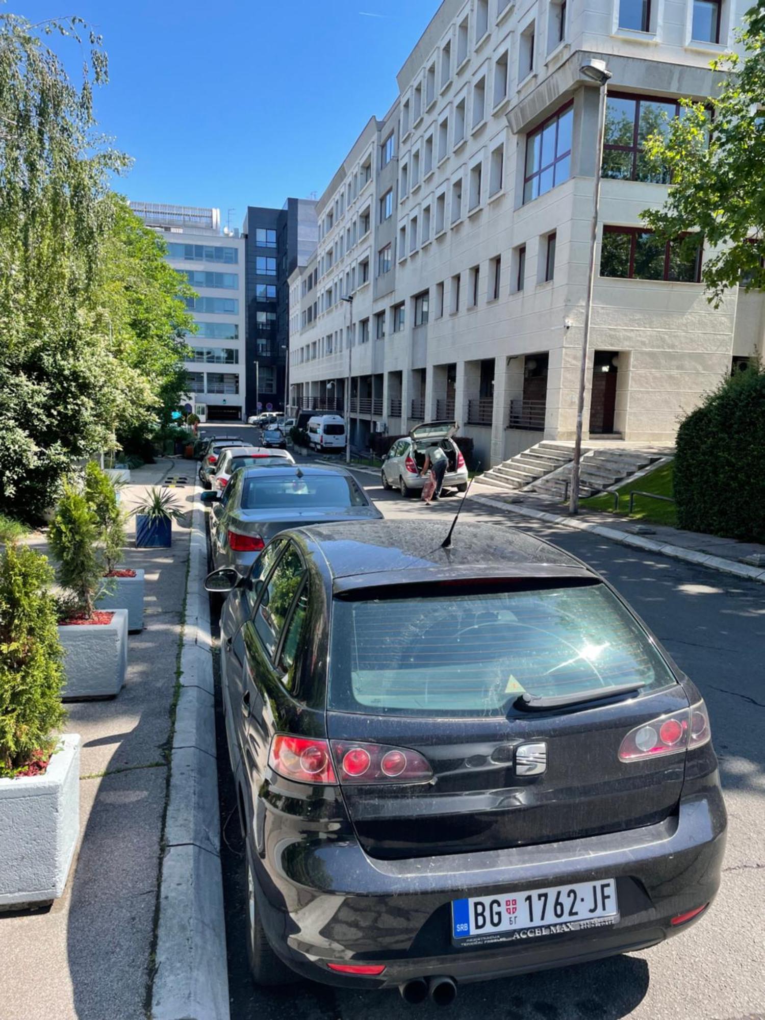 Avangarda Suites Belgrado Buitenkant foto