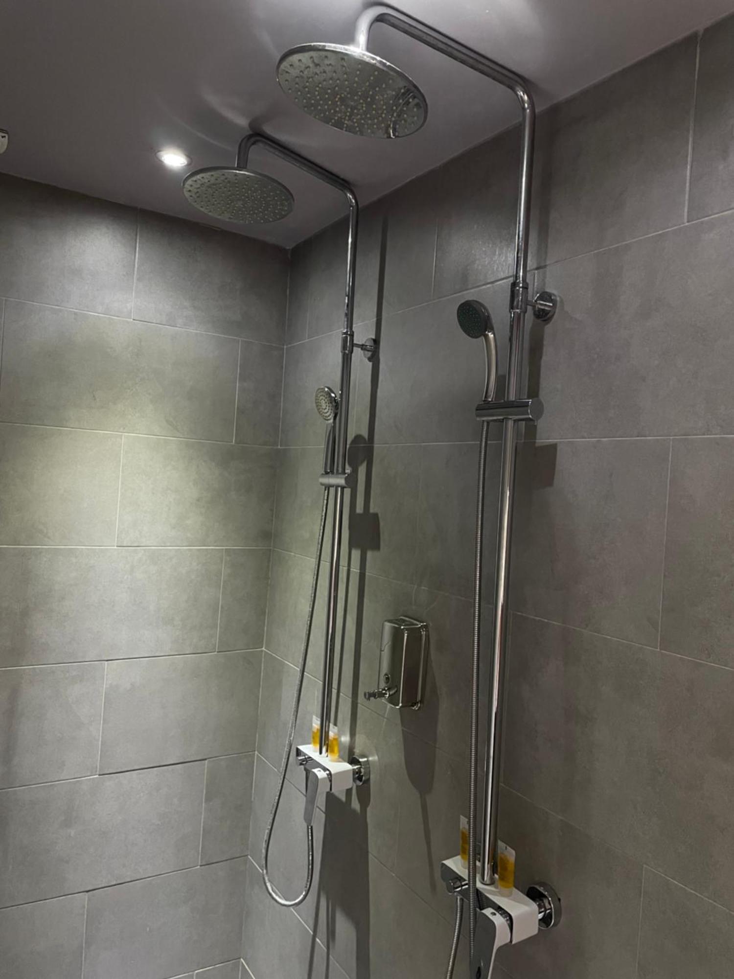 Avangarda Suites Belgrado Buitenkant foto